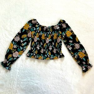 Girls ribbed flower blouse. Black/ flower size 4-5T